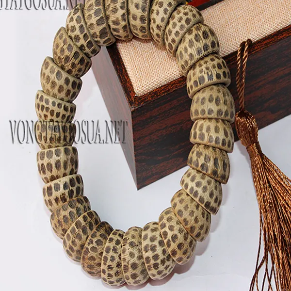 Vòng tay trầm hương mắt tử MS TH04