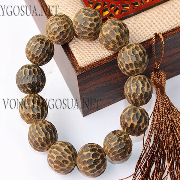 Vòng tay trầm hương mắt tử MS TH05