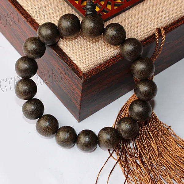 Vòng tay trầm hương 12mm x 17 hạt MS TH01