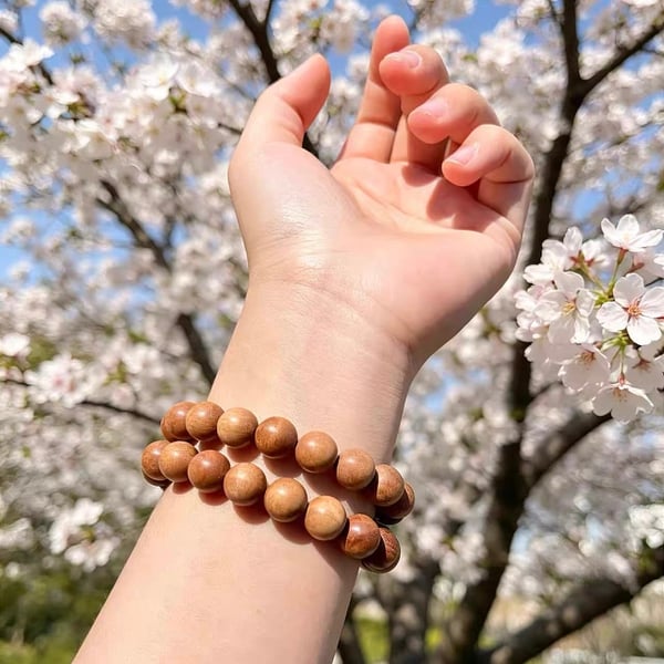 Vòng đàn hương Ấn Độ 12mm x 17 hạt chìm nước