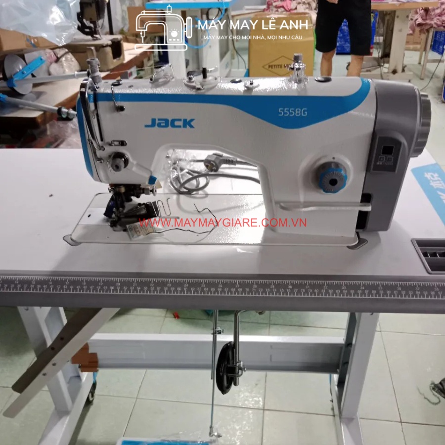 Máy 1 Kim JACK JK-5558G-WT Xén Liền Trục Đầu Máy Dầu Khô Có Cử Bọc Viền Máy 1 Kim JACK JK-5558G-WT Xén Liền Trục Đầu Máy Dầu Khô Có Cử Bọc Viền