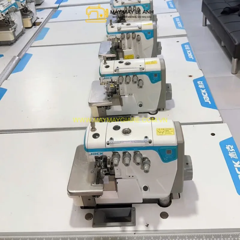 Máy Vắt Sổ Liền Trục Jack E4-4