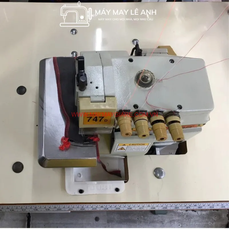 Máy Vắt Sổ Công Nghiệp Siruba 747D Chính Hãng