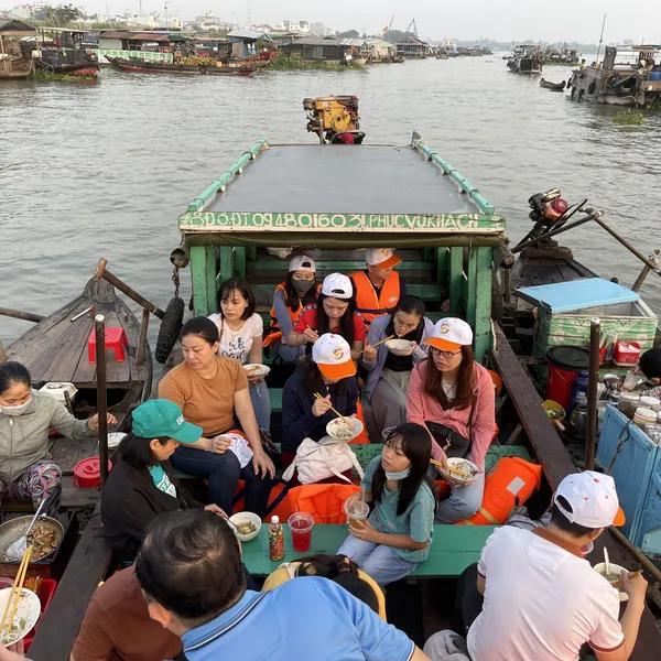 Tour khám phá chợ nổi Long Xuyên