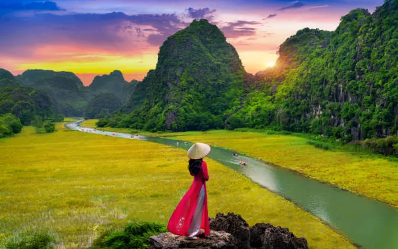 SMS_MB03  - TOUR HÀ NỘI - NINH BÌNH - HẠ LONG - YÊN TỬ  3 NGÀY 2 ĐÊM