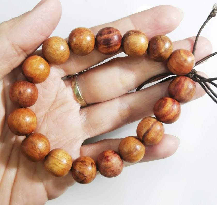 Vòng tay gỗ sưa 12 ly