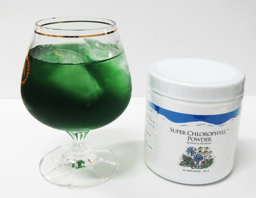 Bột diệp lục pha với nước lọc