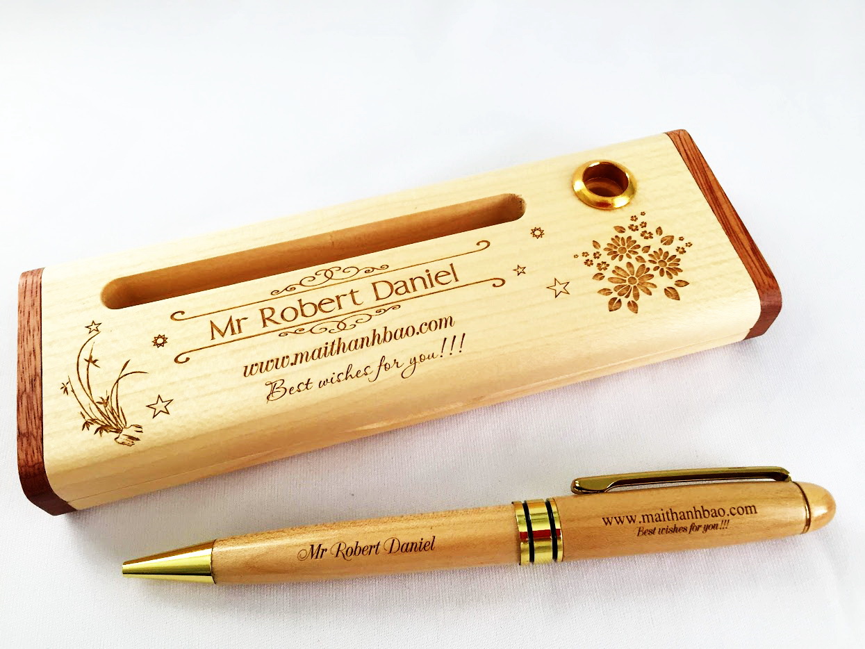 Bộ bút gỗ đôi khắc tên quà tặng người yêu kỷ niệm ngày yêu nhau Bộ bút gỗ đôi khắc tên quà tặng người yêu kỷ niệm ngày yêu nhau