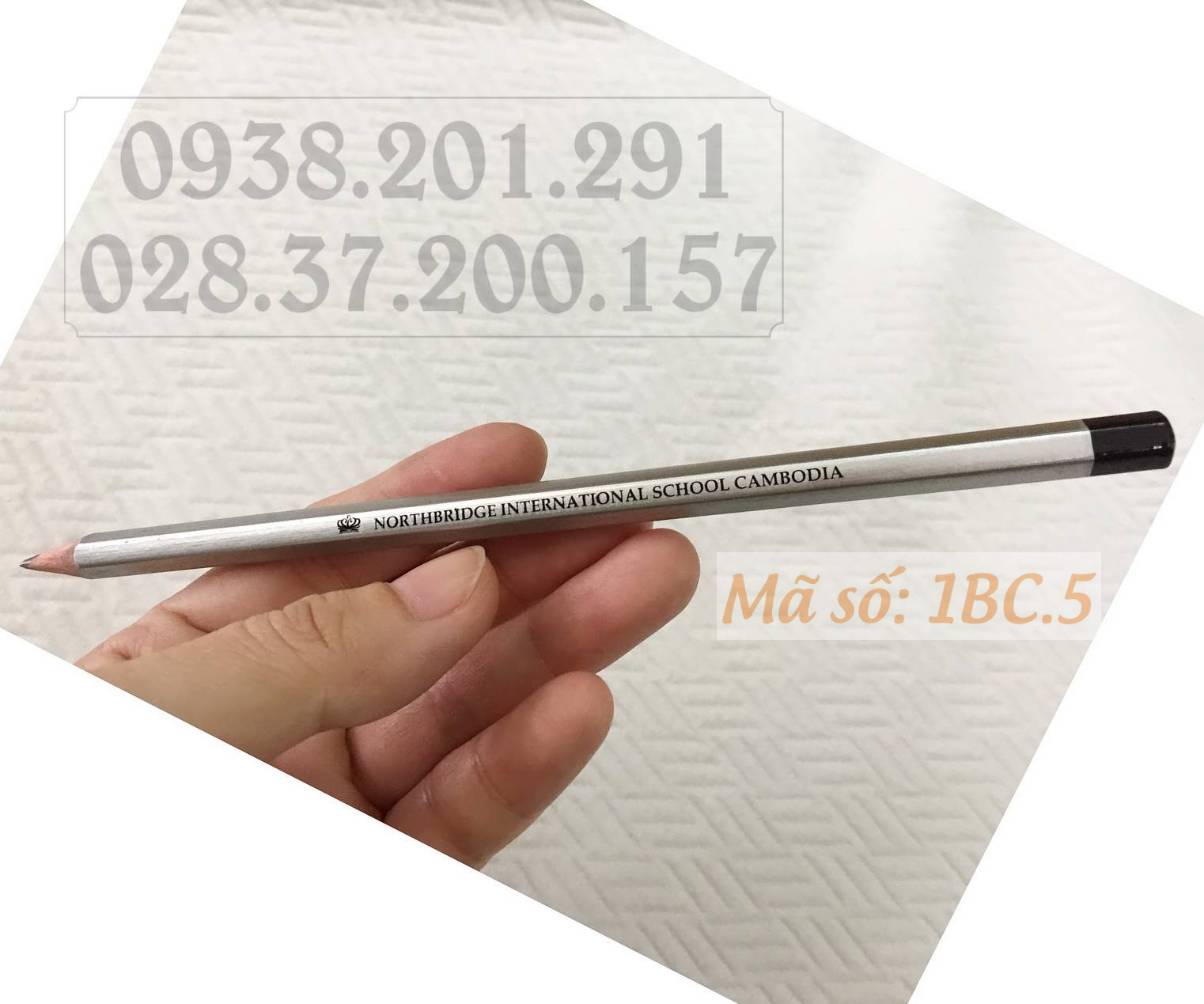 Bút chì viết chì gỗ 2B lục giác xanh dương in logo trường học làm quà tặng học sinh viên giá rẻ nhất Bút chì viết chì gỗ 2B lục giác xanh dương in logo trường học làm quà tặng học sinh viên giá rẻ nhất