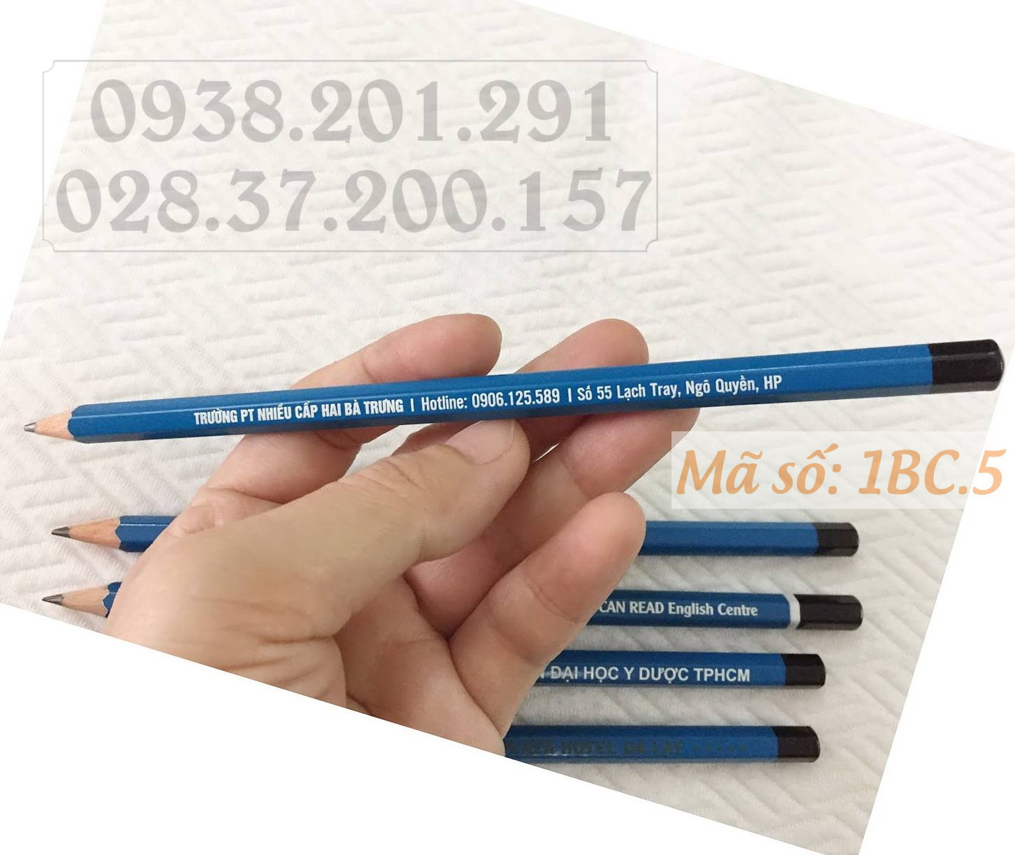 Đặt in bút chì xanh dương có tên công ty và logo làm quà tặng giá rẻ nhất tphcm Đặt in bút chì xanh dương có tên công ty và logo làm quà tặng giá rẻ nhất tphcm