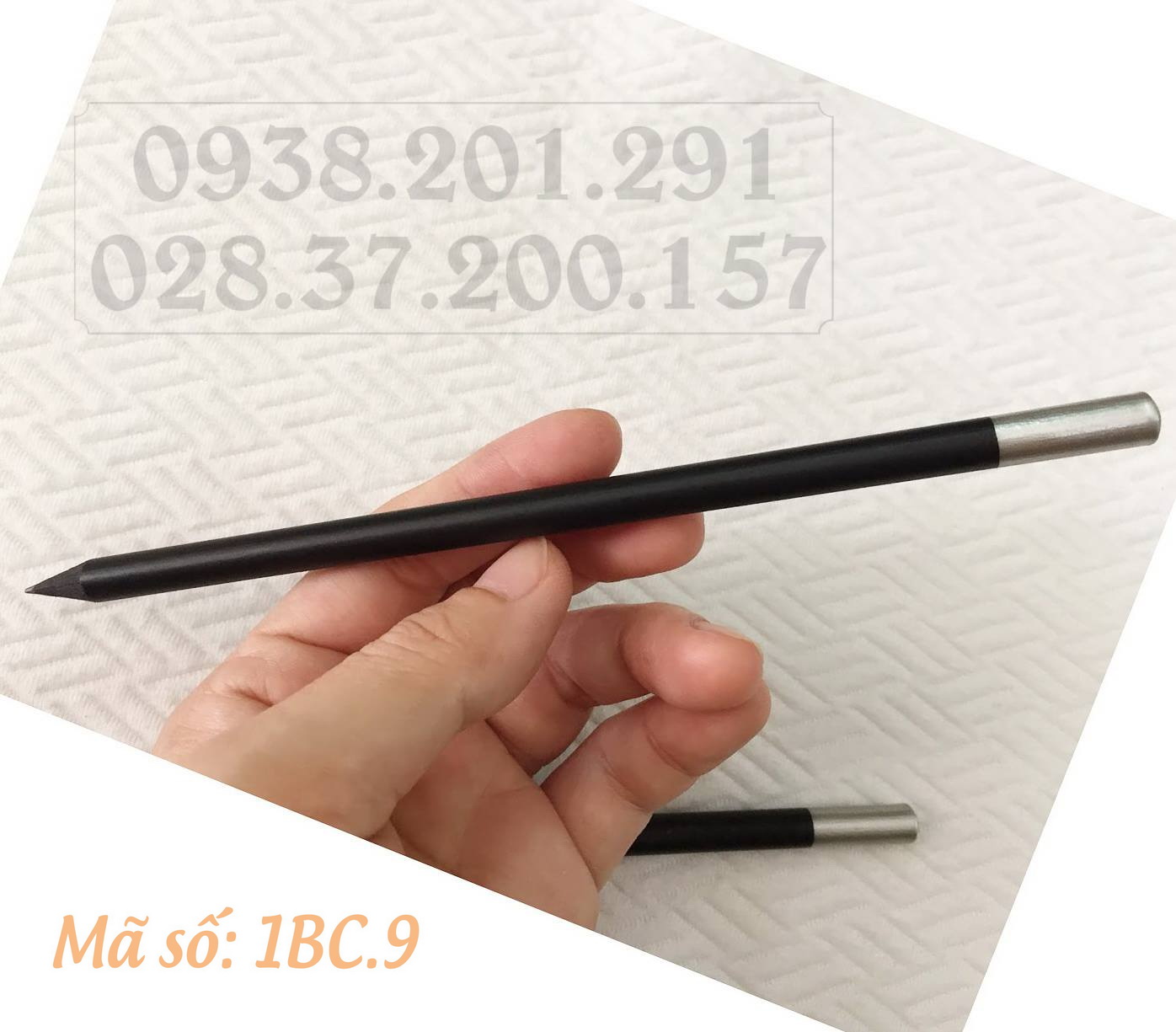 Bút chì màu đen thân tròn mờ sang trọng đặt in logo tên trường quà tặng học sinh sinh viên khách hàng Bút chì màu đen thân tròn mờ sang trọng đặt in logo tên trường quà tặng học sinh sinh viên khách hàng