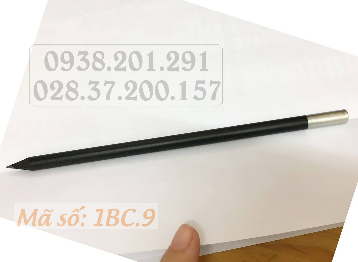 Bút chì màu đen thân tròn mờ sang trọng đặt in logo tên trường quà tặng học sinh sinh viên khách hàng Bút chì màu đen thân tròn mờ sang trọng đặt in logo tên trường quà tặng học sinh sinh viên khách hàng