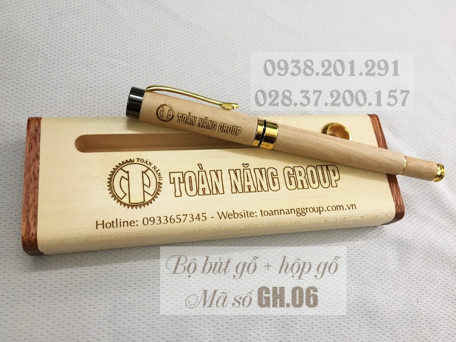 Bút khắc tên làm quà tặng rất ý nghĩa Bút khắc tên làm quà tặng rất ý nghĩa