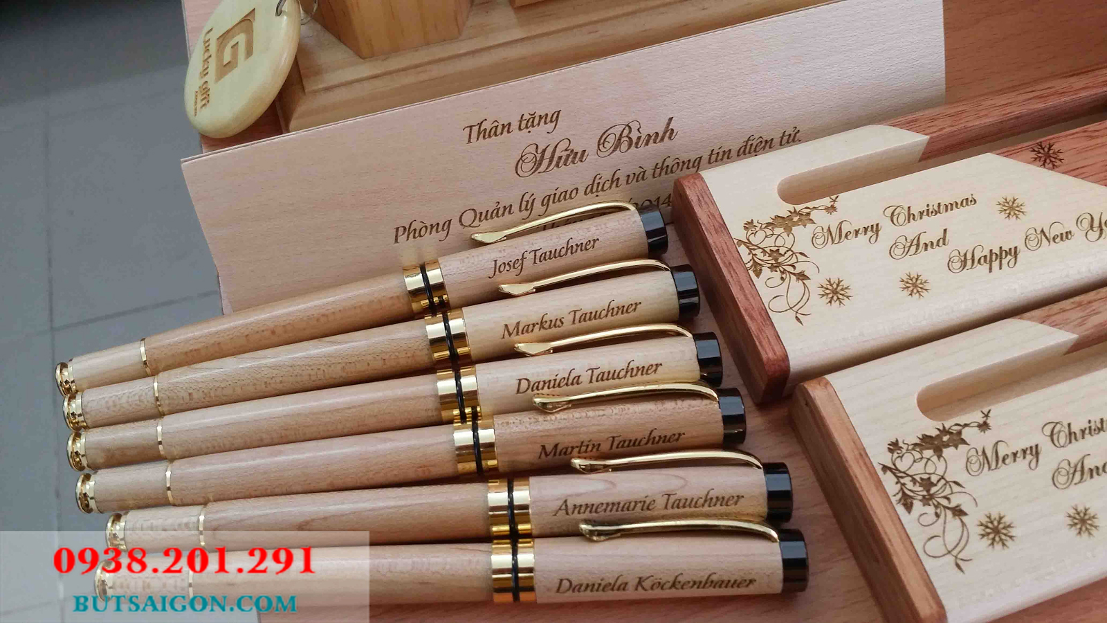 Mẫu bút gỗ quà tặng họp lớp khắc tên giá rẻ nhất sản xuất tại tphcm tặng thầy cô nhà giáo Mẫu bút gỗ quà tặng họp lớp khắc tên giá rẻ nhất sản xuất tại tphcm tặng thầy cô nhà giáo