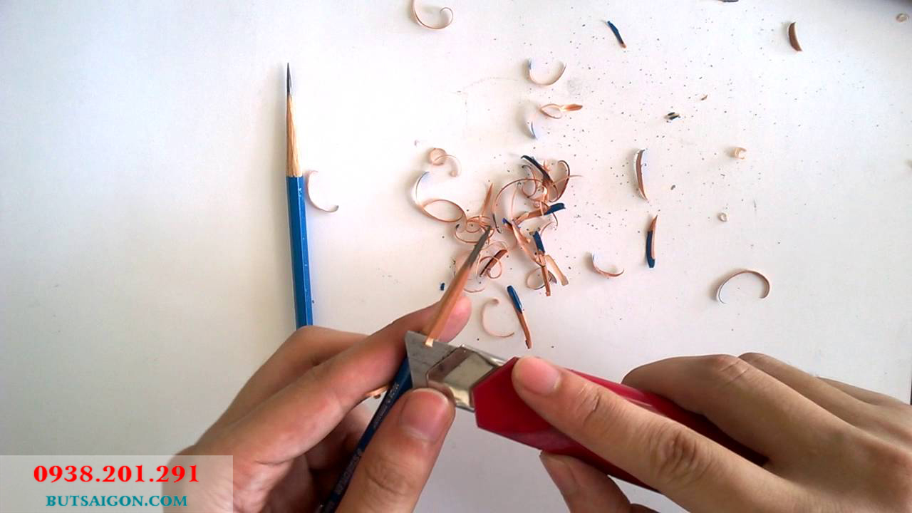 Dùng dao gót bút chì học sinh nhanh chóng Dùng dao gót bút chì học sinh nhanh chóng