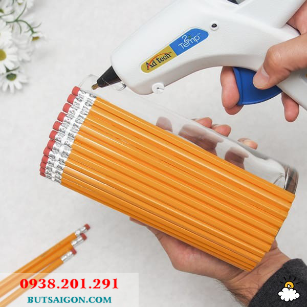 Làm lọ hoa từ bút chì màu vàng giá rẻ, dễ thực hiện Làm lọ hoa từ bút chì màu vàng giá rẻ, dễ thực hiện