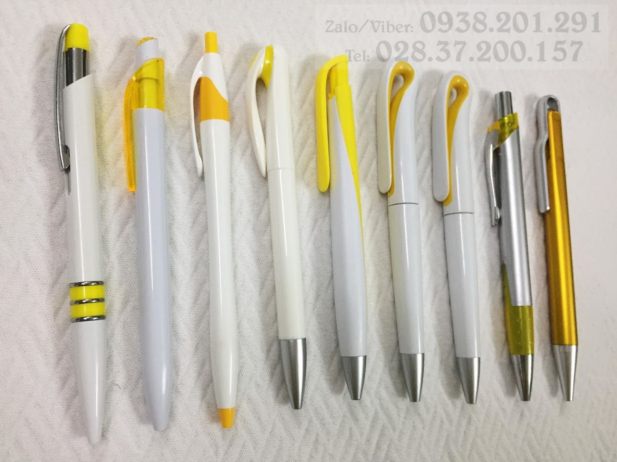 Các mẫu bút bi nhựa màu vàng giá rẻ in tên công ty quà tặng quảng cáo Các mẫu bút bi nhựa màu vàng giá rẻ in tên công ty quà tặng quảng cáo