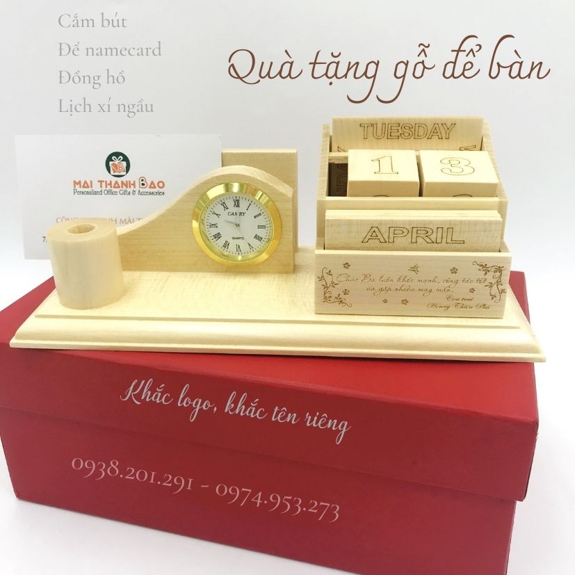 Lịch gỗ để bàn khắc tên làm quà tặng dễ thương xinh xắn Lịch gỗ để bàn khắc tên làm quà tặng dễ thương xinh xắn