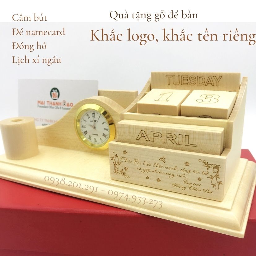Lịch gỗ để bàn khắc tên làm quà tặng dễ thương xinh xắn Lịch gỗ để bàn khắc tên làm quà tặng dễ thương xinh xắn