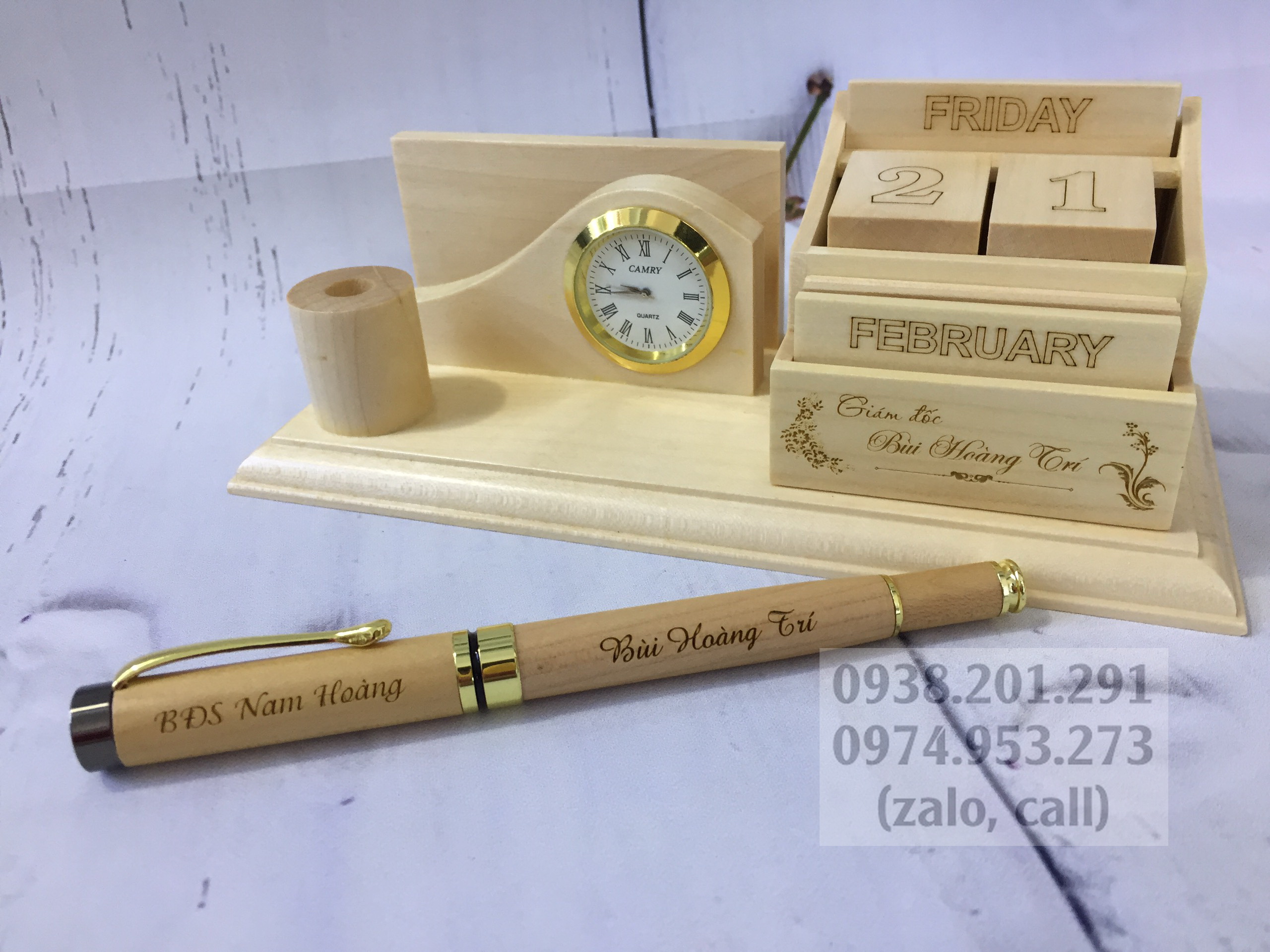 Quà gỗ để bàn khắc tên làm quà tặng sinh nhật độc đáo lạ mắt lưu giữ bền lâu Quà gỗ để bàn khắc tên làm quà tặng sinh nhật độc đáo lạ mắt lưu giữ bền lâu