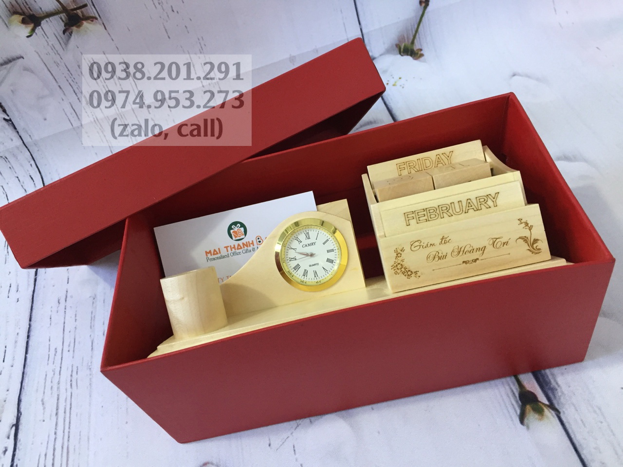 Quà gỗ để bàn khắc tên làm quà tặng sinh nhật độc đáo lạ mắt lưu giữ bền lâu Quà gỗ để bàn khắc tên làm quà tặng sinh nhật độc đáo lạ mắt lưu giữ bền lâu