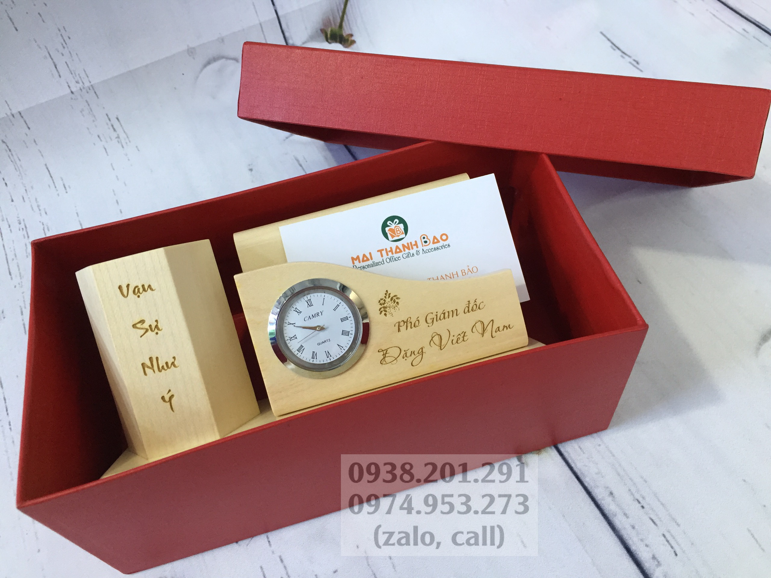 Quà gỗ để bàn khắc tên làm quà tặng sinh nhật độc đáo lạ mắt lưu giữ bền lâu Quà gỗ để bàn khắc tên làm quà tặng sinh nhật độc đáo lạ mắt lưu giữ bền lâu