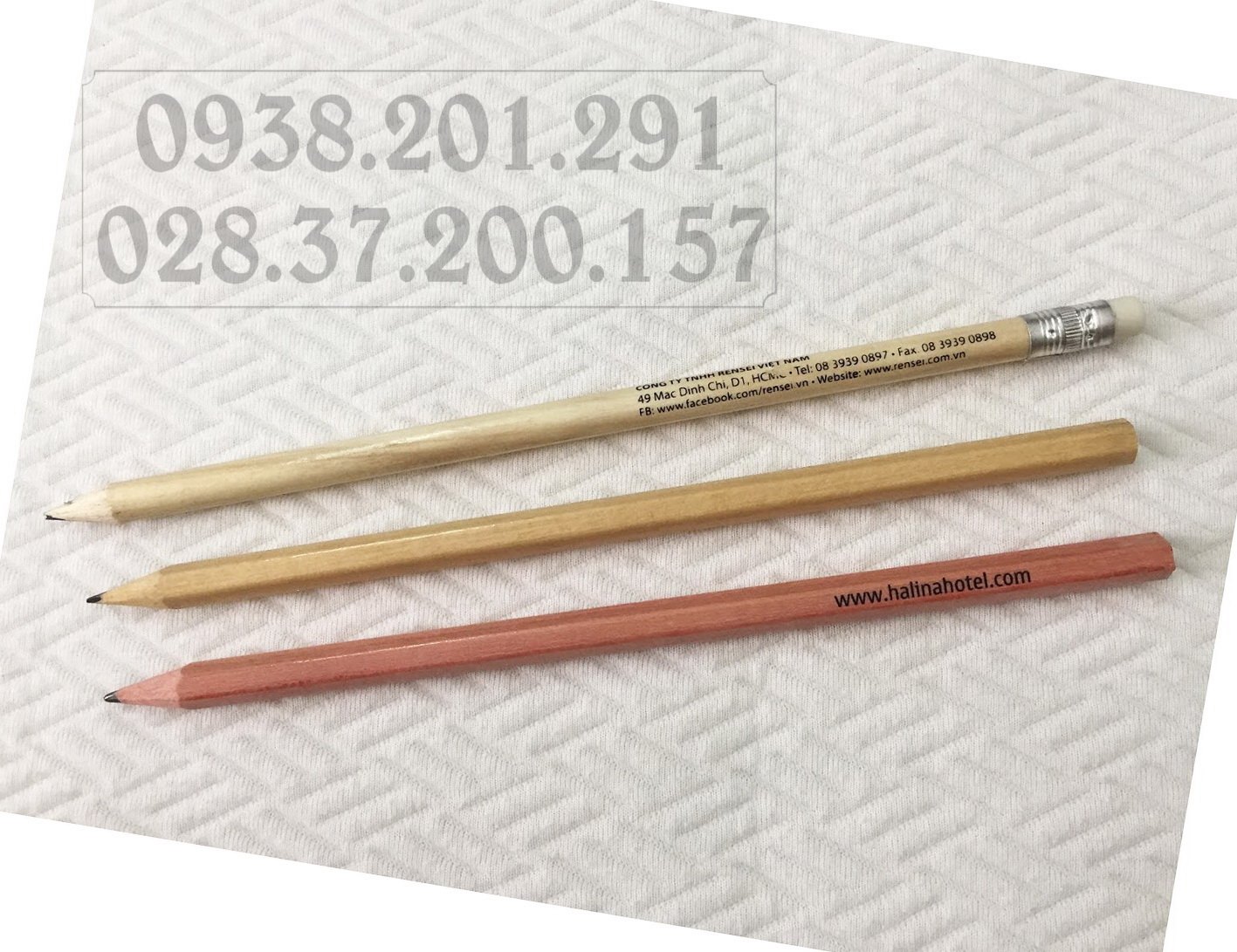 Đặt in bút chì màu gỗ tự nhiên vàng nhạt in logo giá rẻ làm quà tặng Đặt in bút chì màu gỗ tự nhiên vàng nhạt in logo giá rẻ làm quà tặng