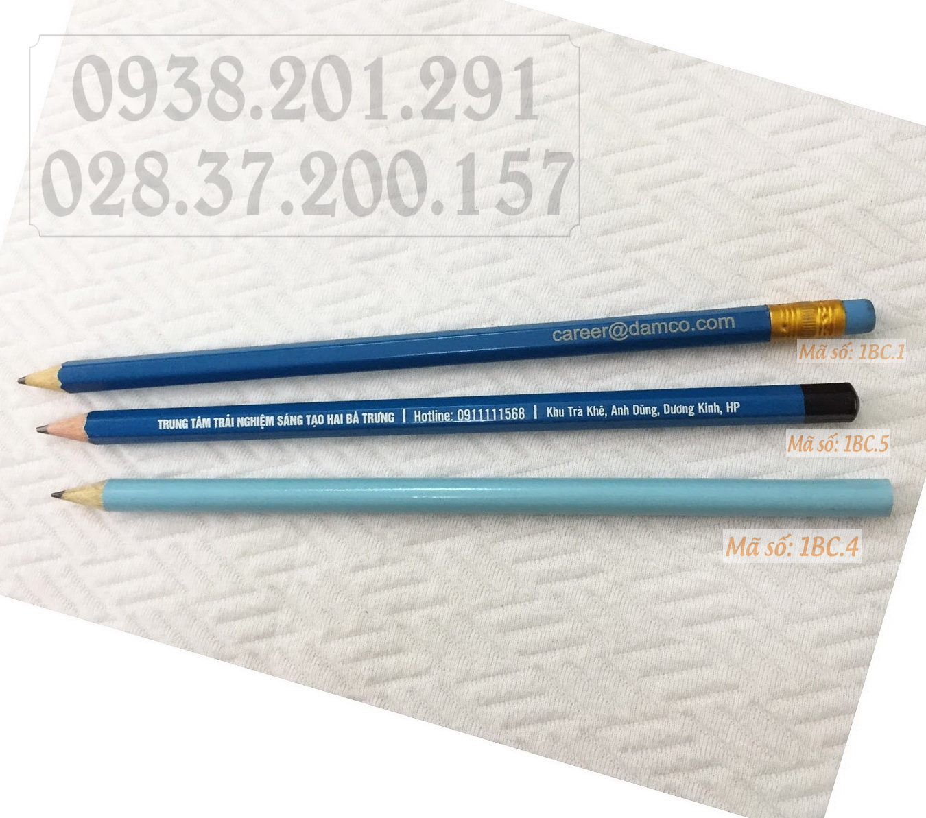 Đặt in bút chì xanh dương có tên công ty và logo làm quà tặng giá rẻ nhất tphcm Đặt in bút chì xanh dương có tên công ty và logo làm quà tặng giá rẻ nhất tphcm