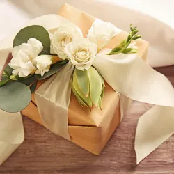 Top 10+ quà tặng đám cưới bạn thân độc đáo 2021