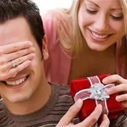 Sinh nhật chồng nên tặng gì? Quà tặng HOT nhất 2021