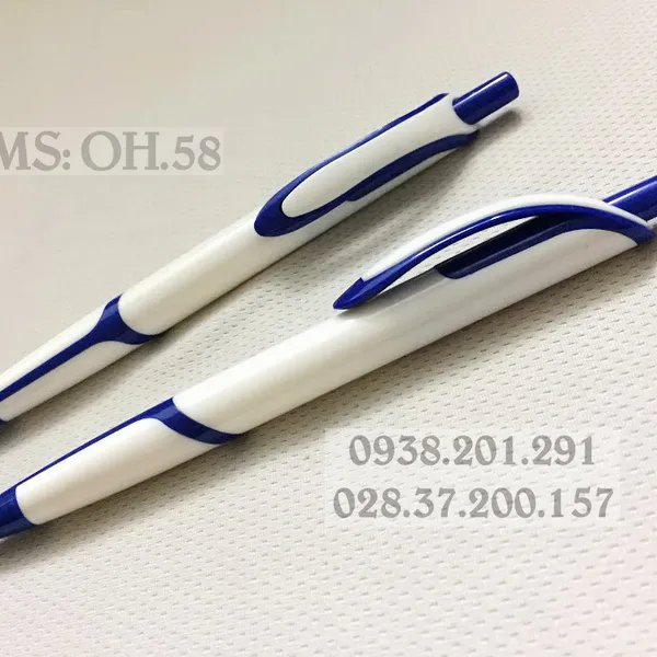 Bút bi nhựa màu trắng phối xanh OH.58