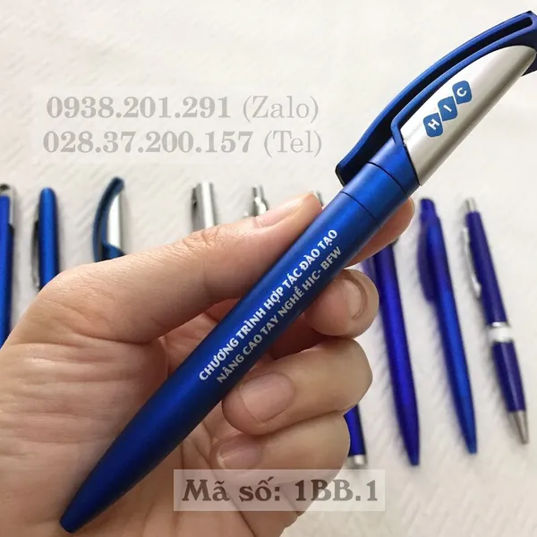 Bút bi nhựa xanh dương và màu bạc MS 1BB.1