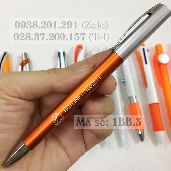 Bút bi nhựa xanh dương và màu bạc MS 1BB.3