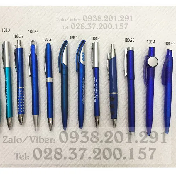Các kiểu viết bi nhựa màu xanh dương