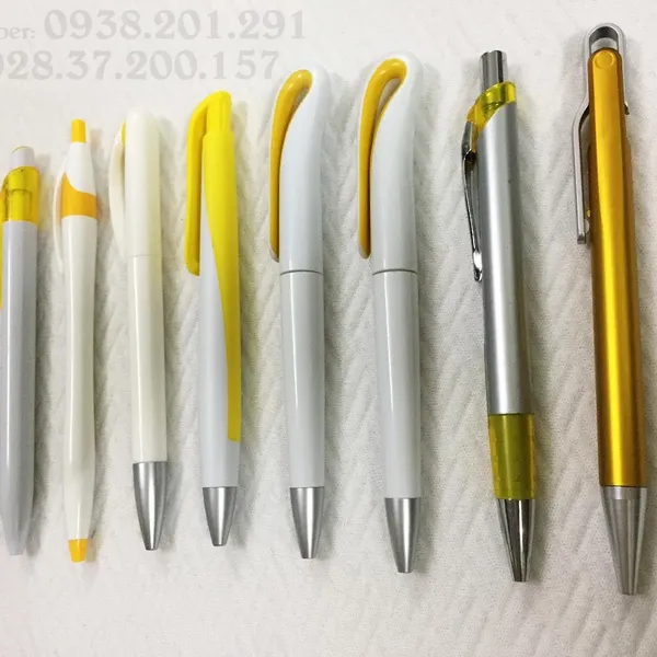 Các mẫu bút bi nhựa màu vàng