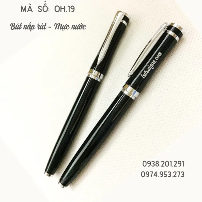 Bút kim loại màu đen cài bạc nắp OH.19