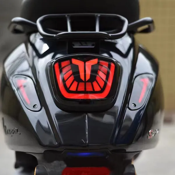 Đèn hậu V Vespa Sprint/ Primavera