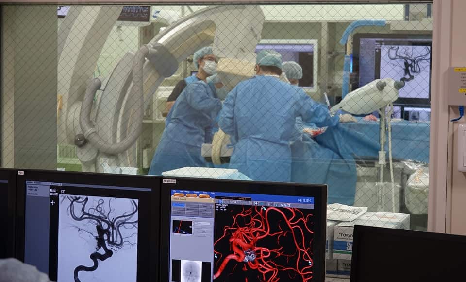 Phòng phẫu thuật Hybrid