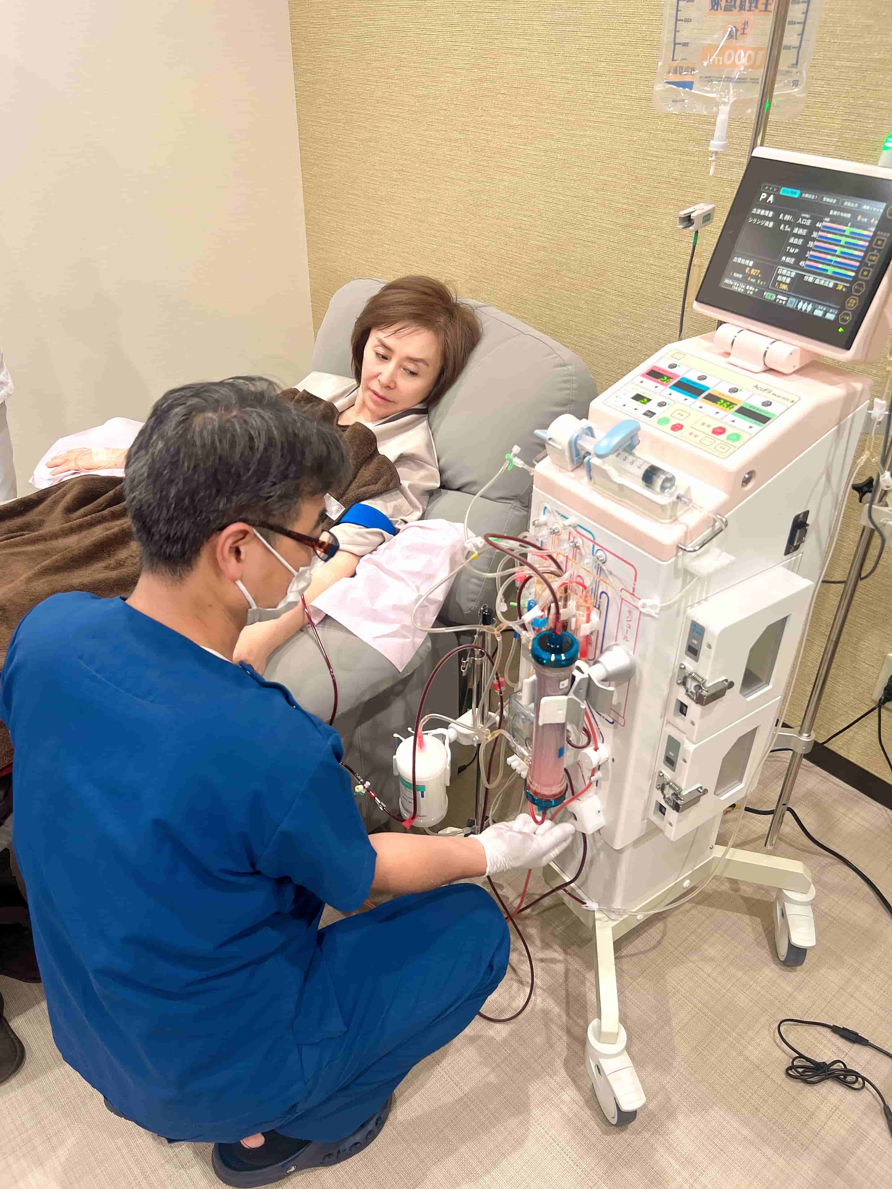 Tiến hành lọc máu dự phòng