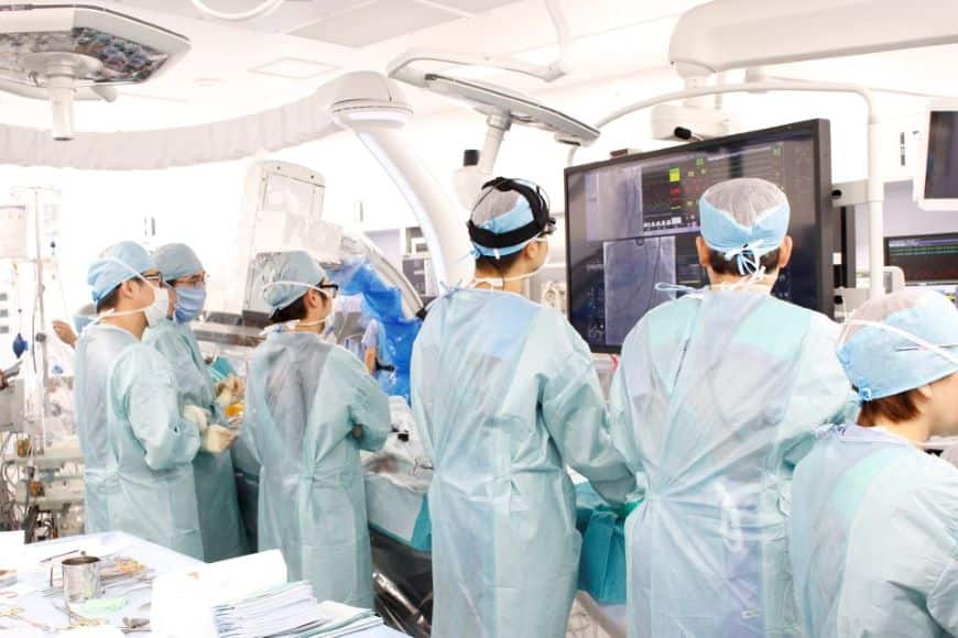 Cấy ghép van động mạch chủ qua ống thông「TAVI」