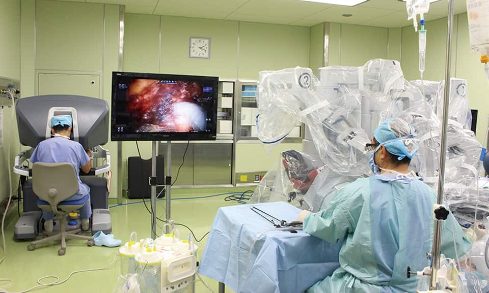 Hệ thống phẫu thuật da Vinci (phẫu thuật xâm lấn tối thiểu)