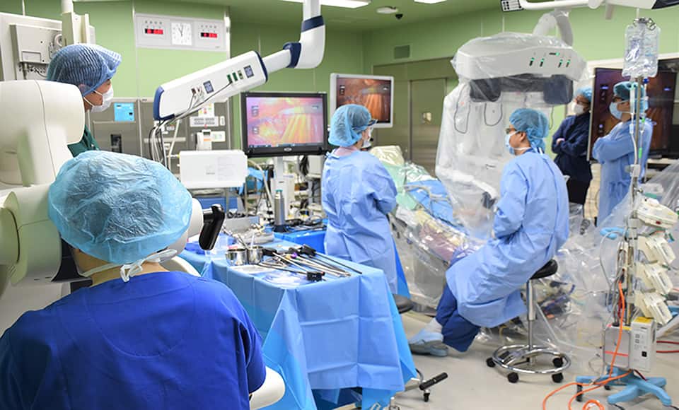 "Hinotori", hệ thống phẫu thuật hỗ trợ bằng robot đầu tiên được phát triển tại Kobe, Nhật Bản