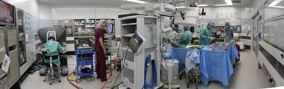 Phẫu thuật bằng robot Davinci