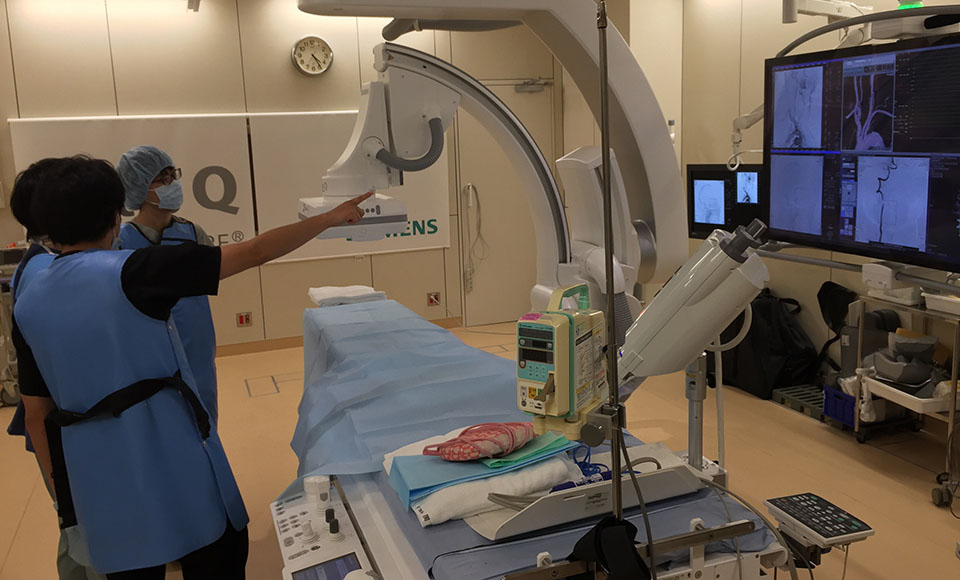 Phòng xét nghiệm mạch máu: điều trị bằng ống thông