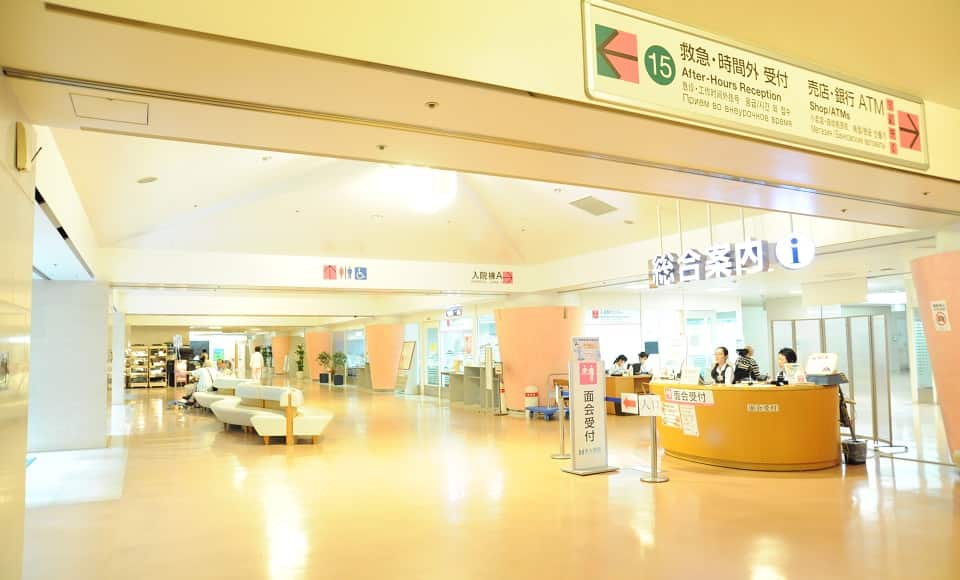 Quầy làm thủ tục nhập Viện phía đông nhà A1