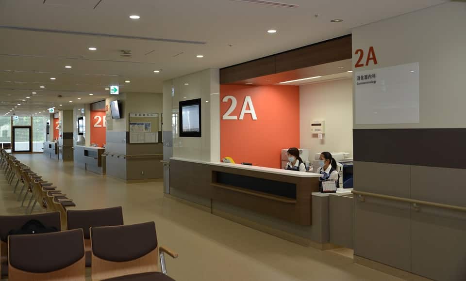 Quầy tiếp tân bệnh nhân ngoại trú