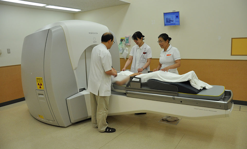 Trung tâm dao Gamma: Điều trị bằng dao Gamma