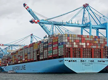 Giá Đóng Tàu Boxship Cao Kỷ Lục Do Vận Chuyển Container Không Giảm