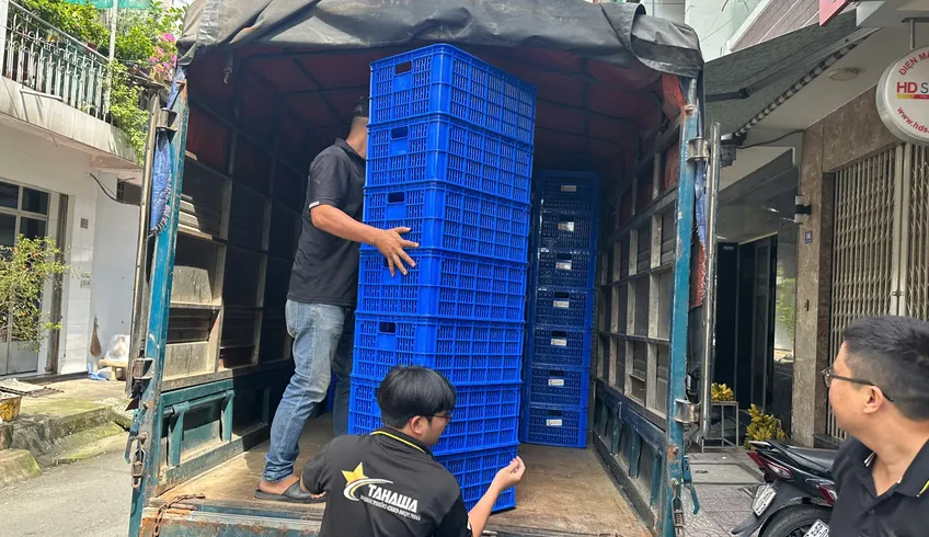 PAULAN BÀN GIAO 100 CHIẾC SÓNG NHỰA ĐỰNG TRÁI CÂY 2T5 CHO KHÁCH HÀNG TẠI KHU CÔNG NGHIỆP LÊ MINH XUÂN, BÌNH CHÁNH – TP.HCM