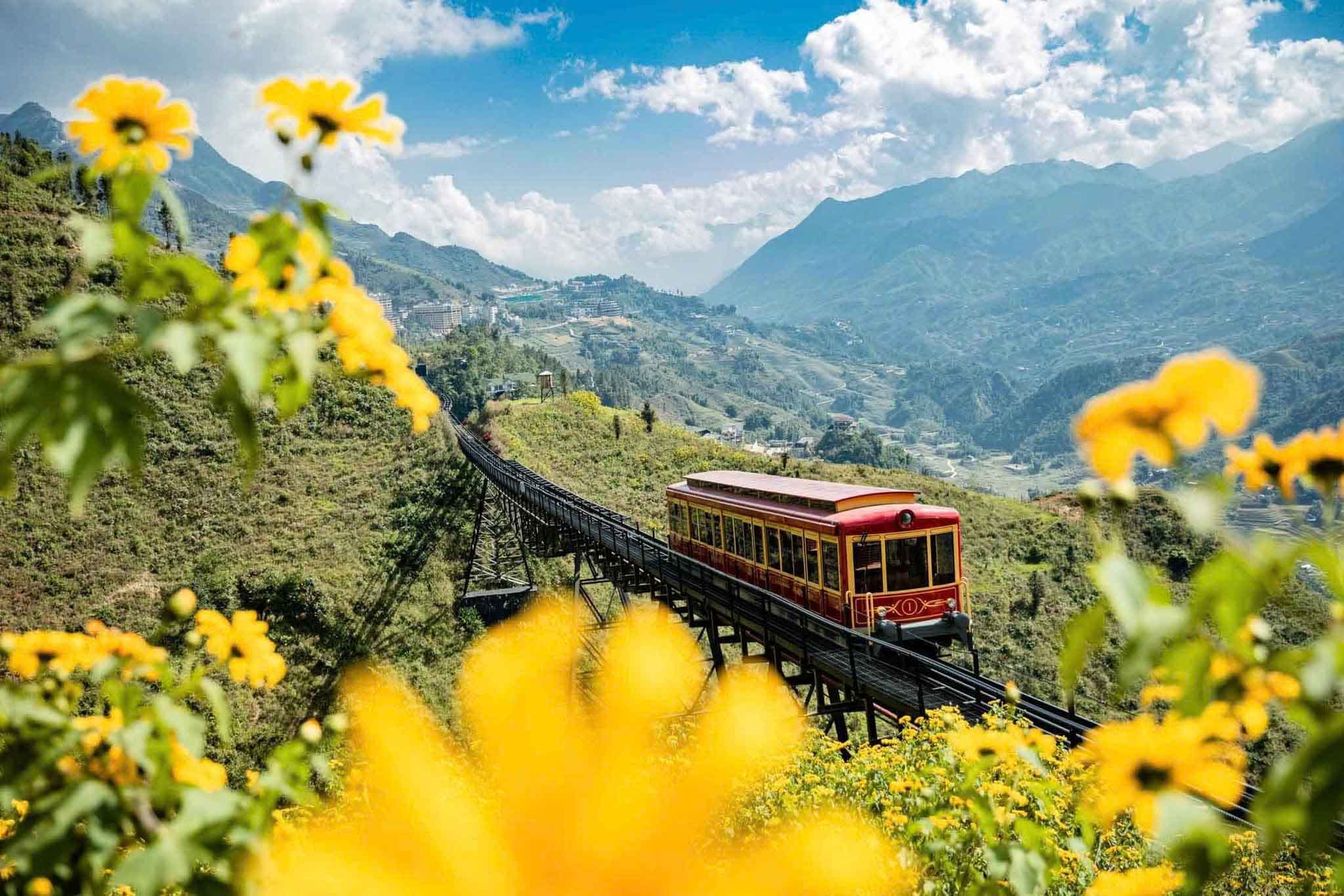 Bus vs train in Vietnam